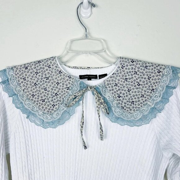 Vintage‑Inspired Detachable Collar – Blue Floral Print with Lace Trim - Picture 2 of 5
